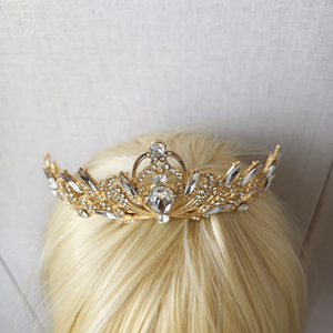 Serre-tête ajustable en alliage d'argent avec strass, éléments plumeux et accent floral perlé, accessoire de cheveux de princesse pour filles, idéal pour les fêtes - Product Image 4
