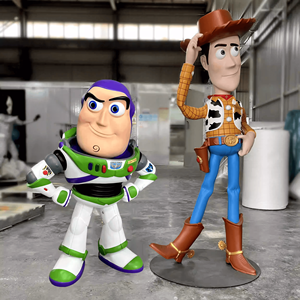 Statua in Resina di Fibra di Vetro Artificiale Ispirata ai Personaggi di Toy Story, Sheriff Woody e Buzz, Rossa, per Decorazione Casa e Giardino - Product Image 2