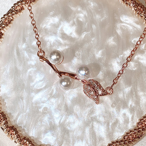 Collana con Ciondolo Stile Perla Rosa per Donne, Catena con Charm Floreale, Gioielli alla Moda per Uso Quotidiano, Regalo - Product Image 5