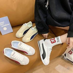 Zapatos Planos Versátiles de Primavera Verano para Mujer, Zapatos de Skate Transpirables, Zapatillas Deportivas Ligeras de Estilo Coreano para Mujer - Product Image 1