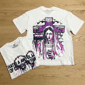 Camiseta blanca de manga corta con estampado para hombre, estilo urbano, cuello redondo, corte regular, con la frase: That's A Awful Lot Of Cough Syrup - Product Image 4
