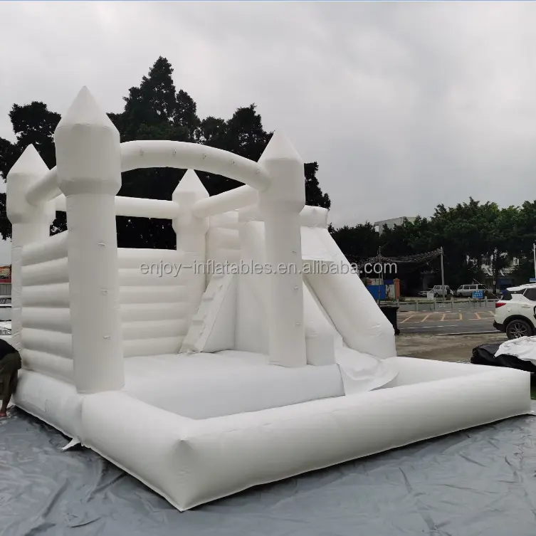 Casa inflável branca do salto de 15ft com corrediça e bola, casa de salto em tecido oxford para festa, desorientação/aluguel