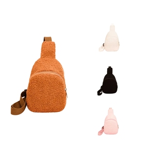 <span class=keywords><strong>Sac</strong></span> à bandoulière mini pour enfants, motif dessin animé, en polaire sherpa, mignon et tendance, <span class=keywords><strong>sac</strong></span> de poitrine isolé et portable en peluche pour l'école, vente en gros - Product Image 1