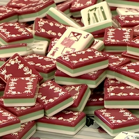 Kit de Mahjong de Luxe Moderne Deluxe 160 Tuiles Acryliques Marron Triple Couche Motif Floral Vert Rouge Vigne pour Fête Sociale Classique et Amusante
