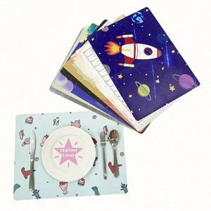 แผ่นรองจานหนังเทียมพิมพ์ลายแบบคลาสสิก หนา 5 มม. เป็นมิตรกับสิ่งแวดล้อมและกันน้ำ สำหรับใช้ในงานเลี้ยง - Product Image 1