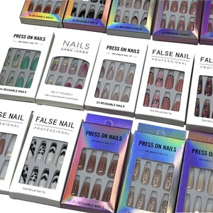 Vente en gros à prix abordable : <span class=keywords><strong>Faux</strong></span> <span class=keywords><strong>ongles</strong></span> à presser 3D <span class=keywords><strong>de</strong></span> haute qualité, forme amande moyenne, avec motif cœur, perle et French manucure, en acrylique - Product Image 2
