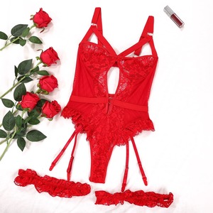 Ensemble <span class=keywords><strong>de</strong></span> lingerie en dentelle florale rouge 2 pièces <span class=keywords><strong>avec</strong></span> jarretière et collier ras du <span class=keywords><strong>cou</strong></span>, <span class=keywords><strong>soutien</strong></span>-<span class=keywords><strong>gorge</strong></span> et string pour femmes, sous-vêtements pour femmes 1599 - Product Image 2