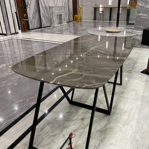 طاولة طعام فاخرة من الرخام الطبيعي بتصميم صحراوي صربي مع قاعدة معدنية من إس إتش ستون - Product Image 2