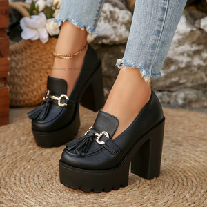 Chaussures à talons hauts pour femmes, petites tailles, avec pompons et décorations métalliques, nouveau style automne, talon épais, grandes tailles, chaussures professionnelles - Product Image 2