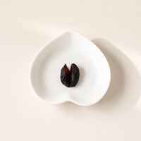Raisins noirs séchés naturels, gros fruits, vente en gros