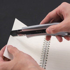 Couteau utilitaire à verrouillage automatique avec poignée en caoutchouc antidérapante, lame SK5, design en caoutchouc sur le dos pour utilisation EDC, personnalisable OEM - Product Image 5
