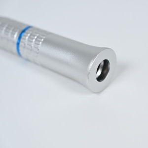 Pièce à main dentaire droite à basse vitesse avec spray d'eau externe, instrument argenté pour le meulage et le polissage des prothèses dentaires - Product Image 4