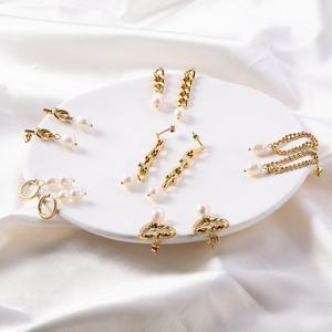 Pendientes de Aro con Perlas a la Moda, Chapados en Oro de 18k, de Acero Inoxidable Hipoalergénico para Mujer, Pendientes de Perlas Colgantes para Boda - Product Image 4