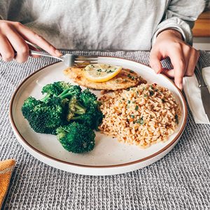 Assiettes à dîner en porcelaine écologiques, assiettes à dessert en céramique de qualité alimentaire pour les restaurants, logo personnalisé, passe au lave-vaisselle - Product Image 5