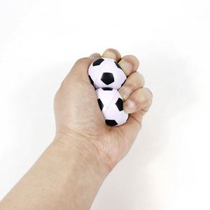 ลูกฟุตบอลขนาดเล็ก 4 ซม. พิมพ์โลโก้ได้ ของเล่นคลายเครียด สำหรับโปรโมชั่น - Product Image 2