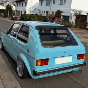 สปอยเลอร์หลังทรง Ducktail สำหรับรถ Volkswagen Golf Mk1 สีดำเงา ลายคาร์บอนไฟเบอร์ วัสดุ ABS - Product Image 1
