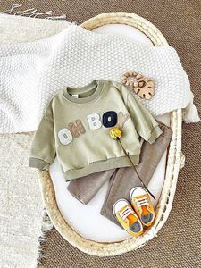 Automne printemps décontracté ensemble de vêtements pour bébés garçons nouveau-né à <span class=keywords><strong>3</strong></span> ans lettre Patch tenues avec hauts et pantalons 0-3Y - Product Image 5