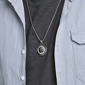yunnique cross-border new hip-hop rhinestone Great Wall pattern lion head <b>titanium</b> steel necklace, personalized jew - Product Image 3