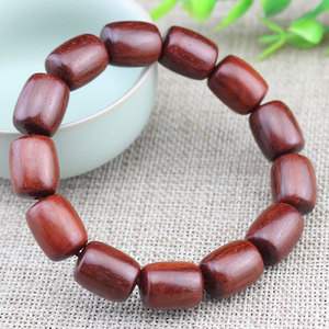 Bracelet en bois de santal zambien, perles géométriques de 15x15mm, bijoux unisexes à porter au quotidien - Product Image 1