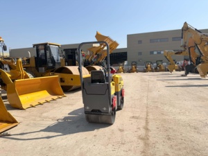Rodillo Vibratorio de Doble Tambor de 3 Toneladas 30S de Segunda Mano, Mini Compactador de Carreteras para Pavimento Asfáltico y Mantenimiento de Carreteras - Product Image 2