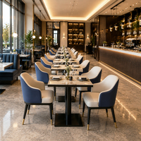 Chaises de salle à manger bicolores bleu marine et table en marbre avec piétement noir, ensemble de restaurant, mobilier commercial personnalisable, OEM Chine