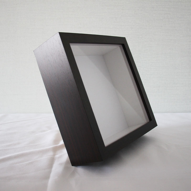 ไม้สีน้ำตาล