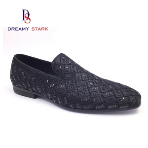 Zapatos Cómodos de Piel de Vaca Hechos a Mano de Alta Calidad y Durabilidad, con Diseño de Grabado de Diamantes y Logotipo Personalizado - Product Image 1
