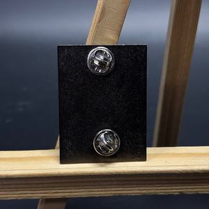 شارات بالمينا الصلبة بالليزر بتصميم إبداعي مخصص وشارات دبوس طية صدر من النحاس الأصفر والذهب والمعدن - Product Image 5