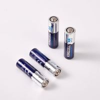 Batería de Zinc de Carbono KINGCELL Super Heavy Duty AA R6P 1.5V, Certificación ISO BSCI, OEM a Granel para Control Remoto y Radio