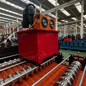 Machine <span class=keywords><strong>de</strong></span> formage <span class=keywords><strong>de</strong></span> tuiles <span class=keywords><strong>de</strong></span> <span class=keywords><strong>toiture</strong></span> <span class=keywords><strong>en</strong></span> métal ondulé haute performance avec moteur et pompe - Product Image 5