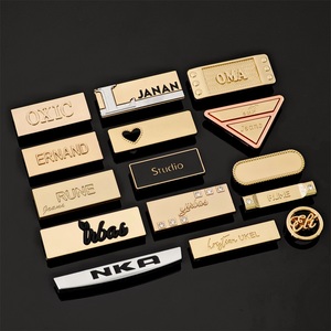 Etiquetas Metálicas en Relieve para Ropa, Forma Rectangular, Color Dorado, Etiquetas Personalizadas con Logotipo de Marca para Accesorios de Vestir - Product Image 1