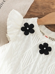 Set Estivo per Ragazze: Top Floreale con Collo all'Americana e Gonna Plissettata, Comodo e alla Moda - Product Image 3