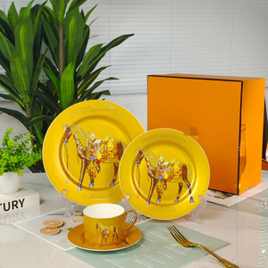 Custom Fine Bone China <b>Dinnerware</b> <b>Dinnerware</b> Sets Luxury Ceramic Dinner Set Western Porcelain <b>Dinnerware</b> Set - Product Image 4
