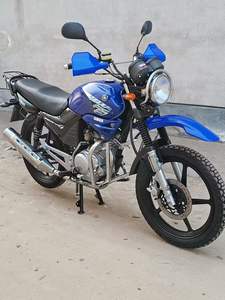 Yamaha è una Motocicletta che Può Trasportare Persone e Merci e Può Anche Arrivare in Montagna. - Product Image 3