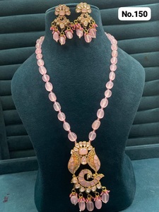 Parure de bijoux pour femme en zircon et pierres, comprenant un collier statement et des boucles d'oreilles assorties, idéale pour les soirées, vente en gros - Product Image 1