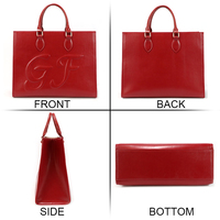 Sac fourre-tout de luxe rouge gaufré, sac à poignée supérieure structuré avec monogramme GF, idéal pour le style urbain et les sorties du week-end