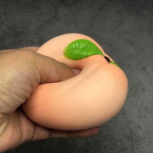 Jouet sensoriel personnalisé en pâte à modeler en forme de pêche à presser, idéal pour l'exercice des mains et comme balle anti-stress pour les cadeaux de fête - Product Image 3