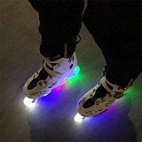 Roues de patins à roulettes résistantes à l'usure pour adultes et enfants, lumineuses et clignotantes, avec frein plat, en caoutchouc PU, accessoires pour chaussures de patinage, modèle