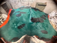 Großhandel Versorgung Full Hide Natural Cow Skins mit Haaren auf großen, individuell gefärbten Rindsleder für Teppiche