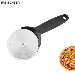 Pizza Roller Cutter 21.5 Cm Black Handle With Protective Cover For Pizza And Cookie Slicing - Product Image 5
