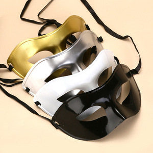Masques en PVC pour hommes et femmes pour la fête vénitienne Halloween Costume Ball en noir, blanc, argent et or - Product Image 5