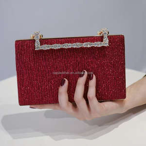 Bolso Tote Casual con Cadena Dorada, Lentejuelas y Cierre, Impermeable, para Fiestas y Eventos Nocturnos - Product Image 4