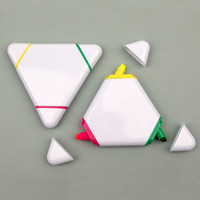 Vente en gros bon marché OEM marqueur promotionnel en plastique multicolore non toxique 3 en 1 en forme de triangle trois couleurs surligneur marqueur