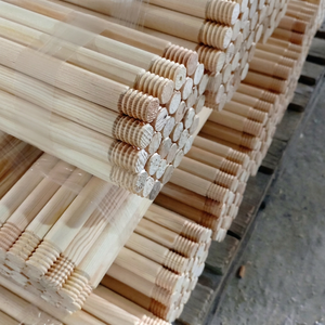 Mango de madera de pino duradero para escobas y fregonas, varilla de madera lijada lisa, suministro al por mayor - Product Image 1