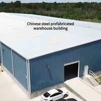 Bâtiment avicole portable robuste en structure acier, abri agricole modulaire, prêt pour grue
