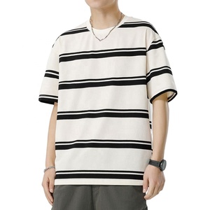 เสื้อยืดโอซิซาแฟชั่นผู้ชาย ลายทางหลวมๆ สไตล์ฤดูร้อน เสื้อคอกลม ผ้าฝ้าย 57.6% เสื้อยืดลำลองแขนสั้นสำหรับวัยรุ่นชาย - Product Image 1