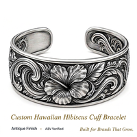 Pulsera de puño de hibisco hawaiano de acero inoxidable 316L y latón ecológico, ancha, grabada, con acabado oxidado antiguo, para mujer, estilo herencia, OEM ODM, al por mayor