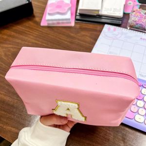Sac de rangement pour maquillage et articles de toilette en PU grande capacité avec 26 lettres brodées, nouvelle collection, vente chaude, pour femmes, sacs de voyage cosmétiques - Product Image 6
