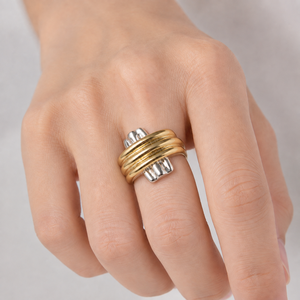 แหวนครอสโอเวอร์สองสี สแตนเลสสตีล ชุบทอง 14K แบบสุญญากาศ ดีไซน์ลายริบบ์ เครื่องประดับโดดเด่น - Product Image 5