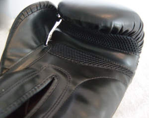 ออกแบบถุงมือมวยของคุณเองญี่ปุ่นหนังน้ำยางพิมพ์ OEM โลโก้ฟิล์มภายในพลาสติกสีคุณลักษณะวัสดุผู้ใหญ่คน SBR - Product Image 6